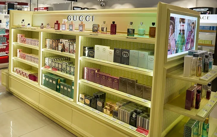 Gucci scuptural perfume shop duty free