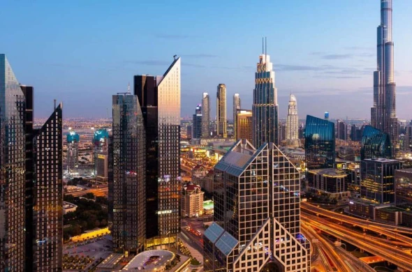 مبادرات الإمارات لتعزيز الاقتصاد
