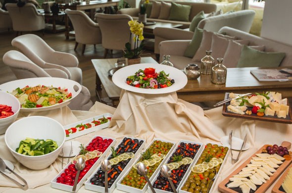 How the Hospitality Industry Is Embracing Sustainable Food Practices